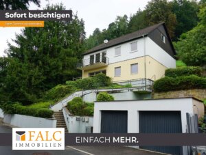 Freistehendes Zweifamilienhaus mit Doppelgarage